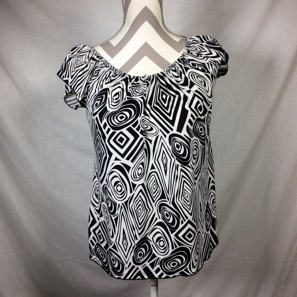 Jasonmaxwell Women’s Black White Scoop Neck Top